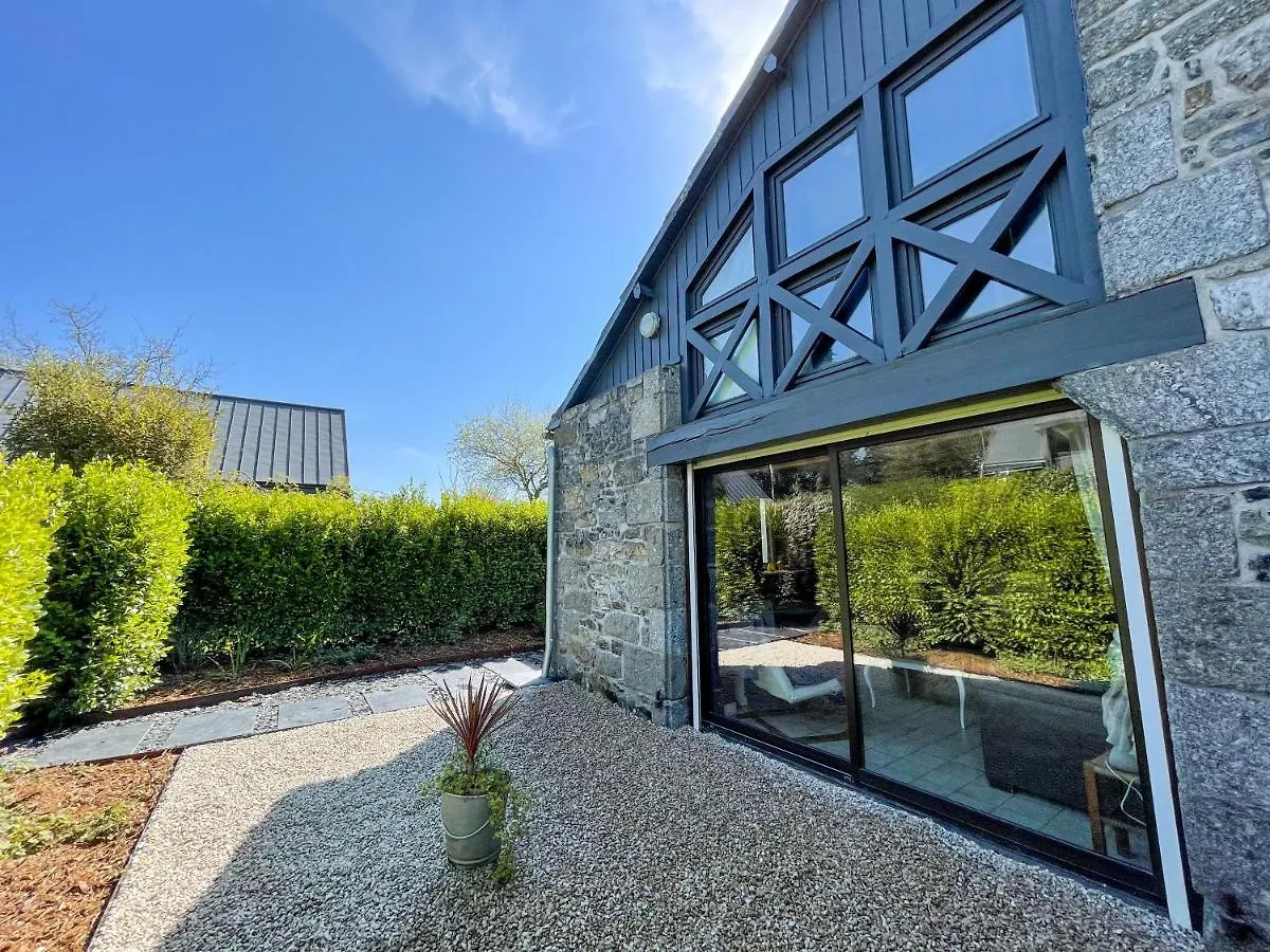 Gites Du Domaine Du Grenier Yffiniac Holiday home