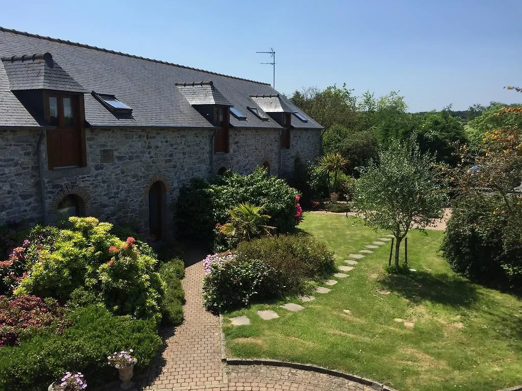 Gites Du Domaine Du Grenier Yffiniac