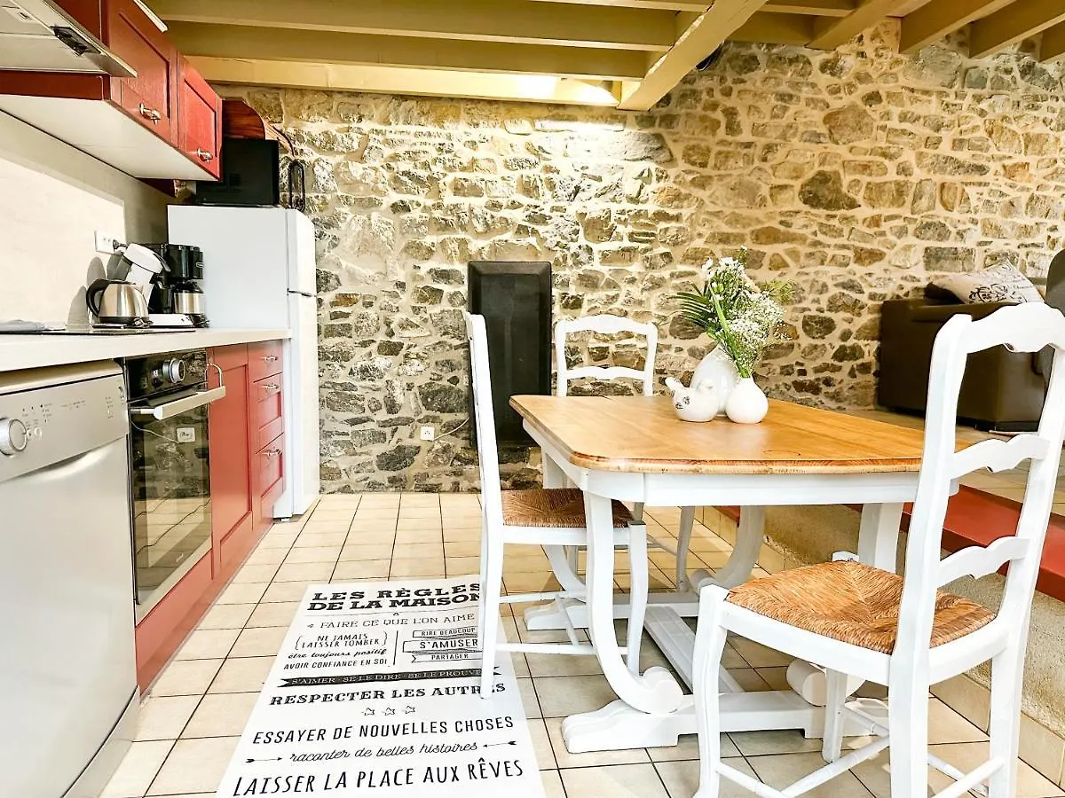 Gites Du Domaine Du Grenier Yffiniac Holiday home