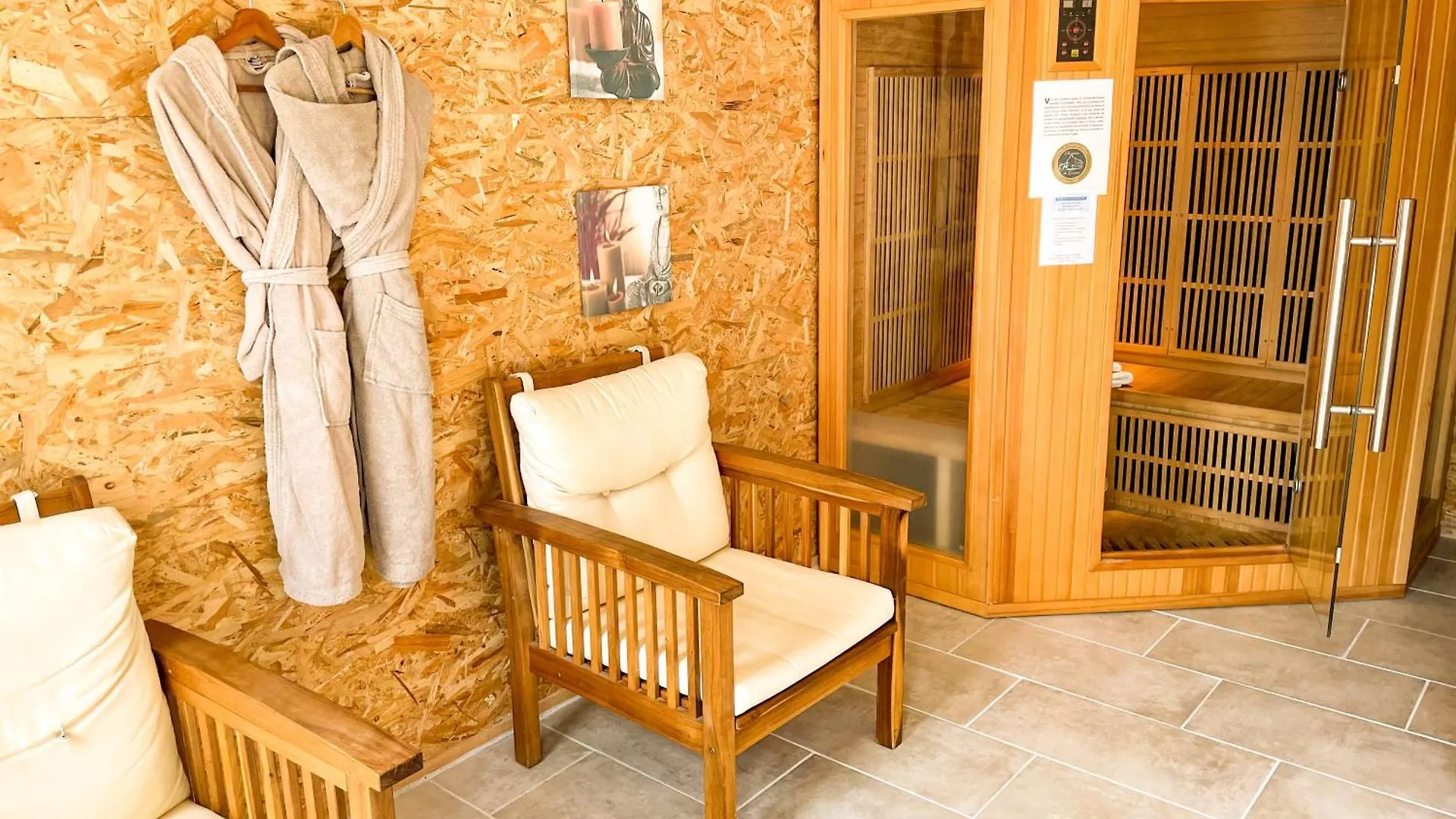 Vakantiehuis Gites Du Domaine Du Grenier Yffiniac