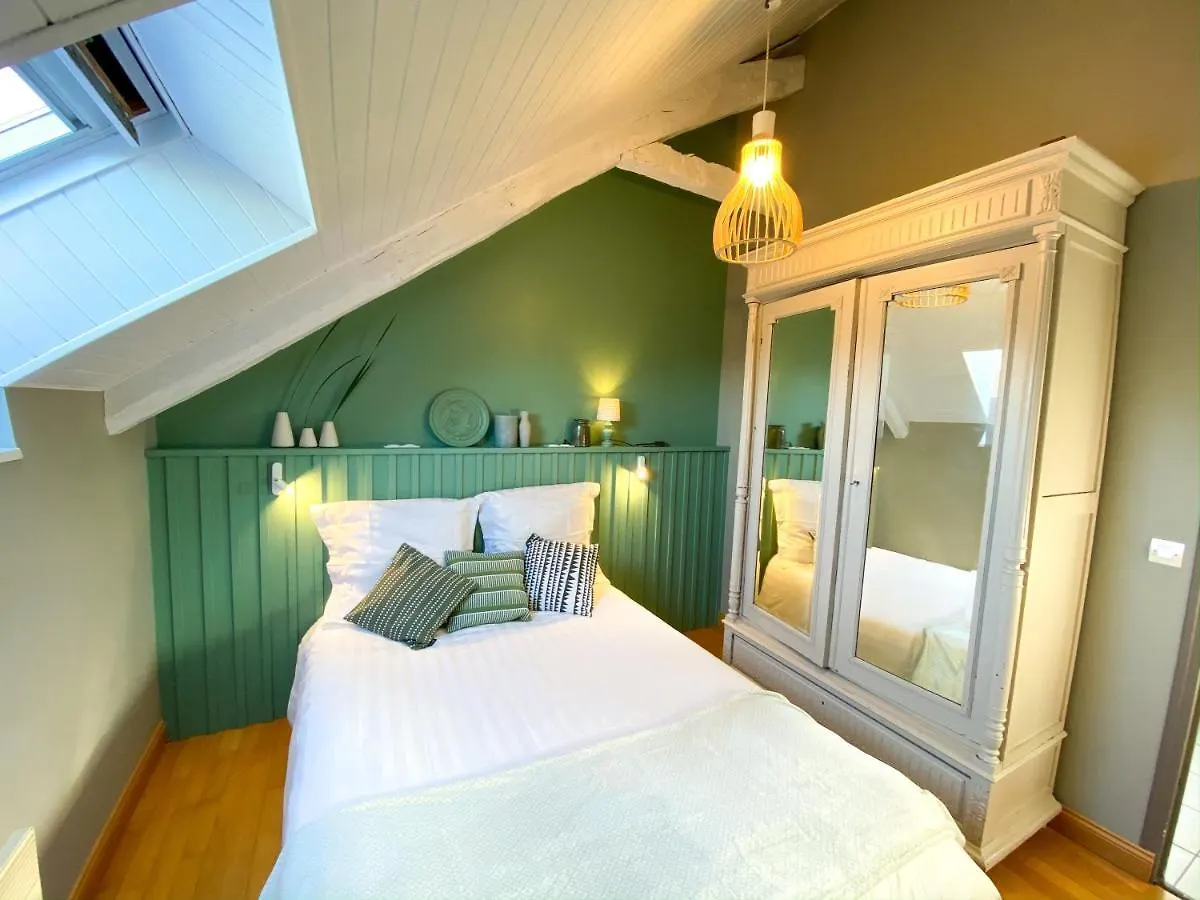 Gites Du Domaine Du Grenier Yffiniac Holiday home